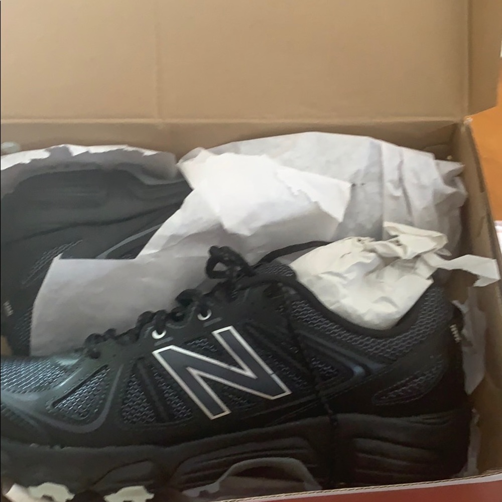 Men’s new balance sneakers